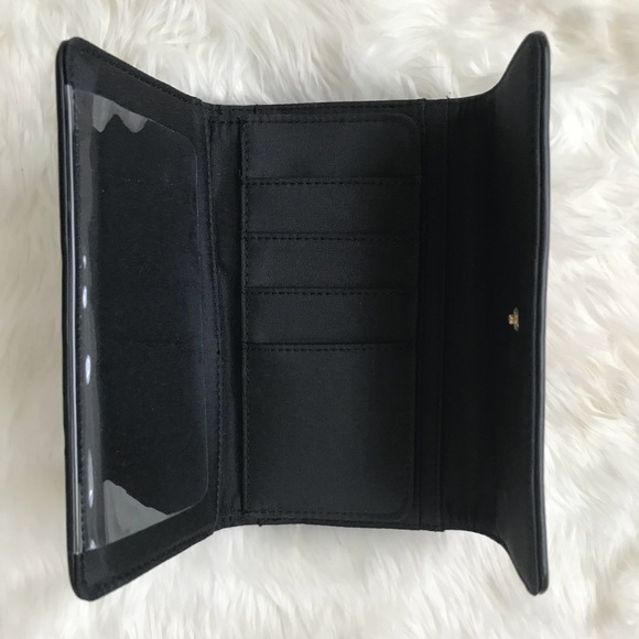 Tommy Hilfiger Trifold Wallet - Picture 4 of 5